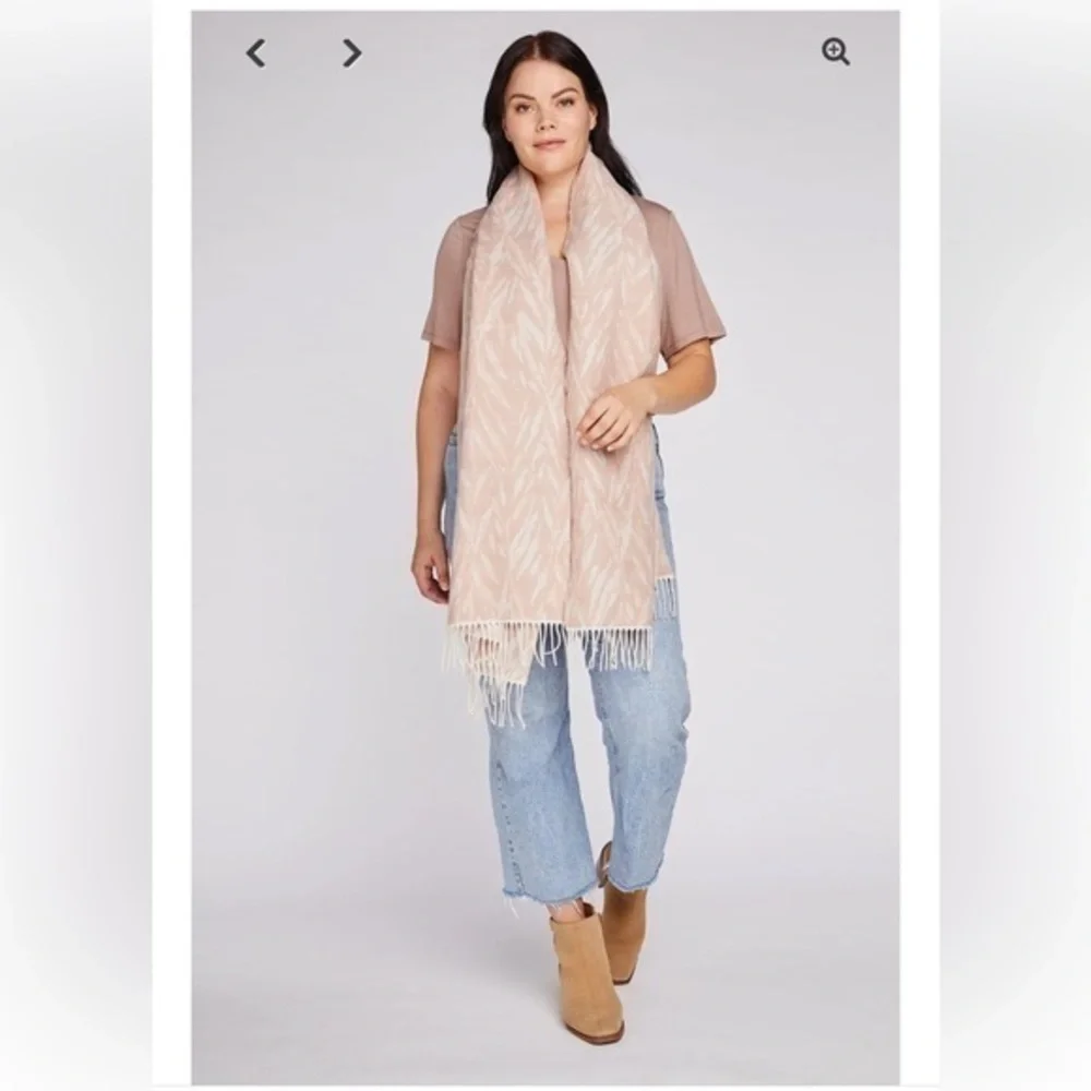 NWT Gentle Fawn Soft Revival Wrap (O/S)
